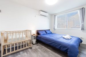 卧室4：双人床和婴儿床